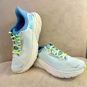 Hoka Arahi 7 - Women's size 9.5 E